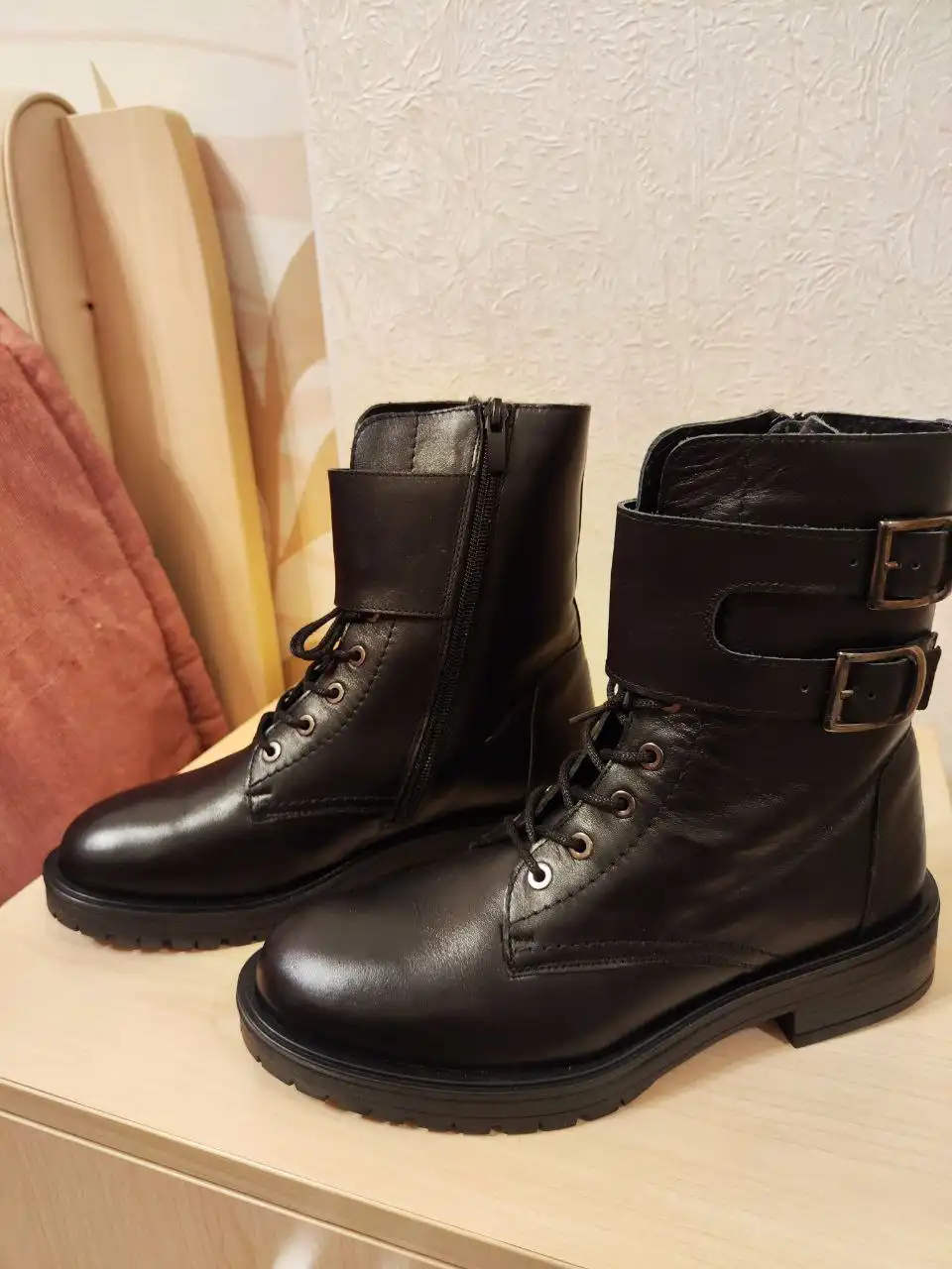 Продам новые зимние женские ботинки BERG, размер 37