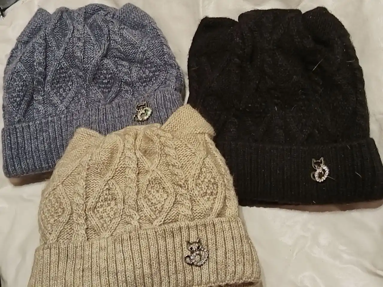 Шапки с ушками шерсть/акрил, котик с камнями
