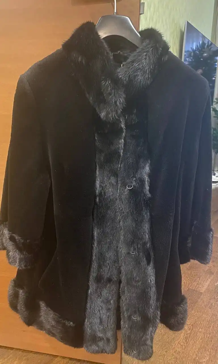 Продажа черного полушубка из бобрика с отделкой норкой
