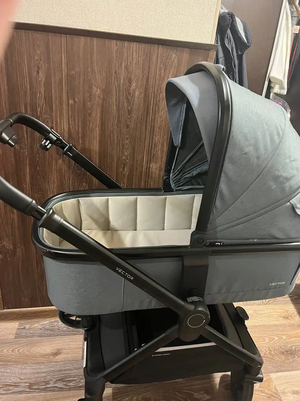 Продам коляску Rant vector