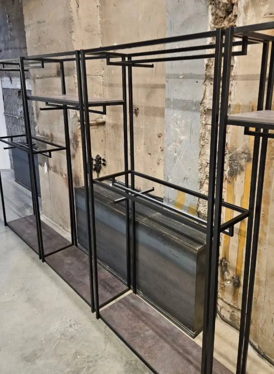 Распродажа нового оборудования и манекенов