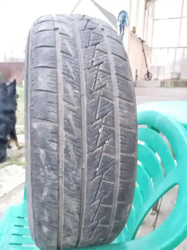 Продажа зимних шин б/у 175/65 R14 4 шт