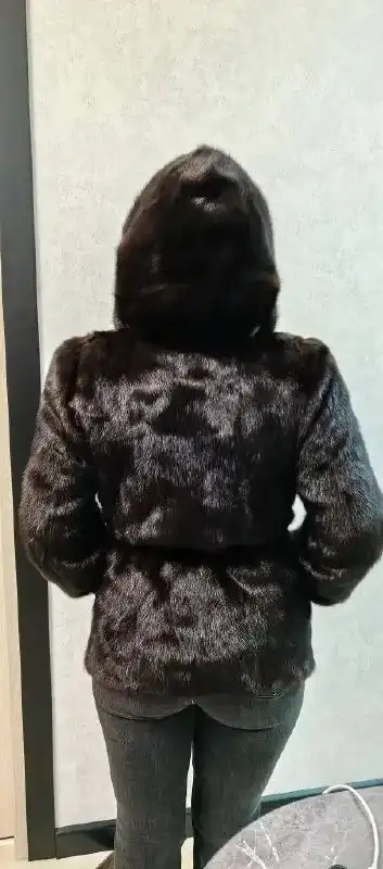 Шуба из натуральной норки 46 размер