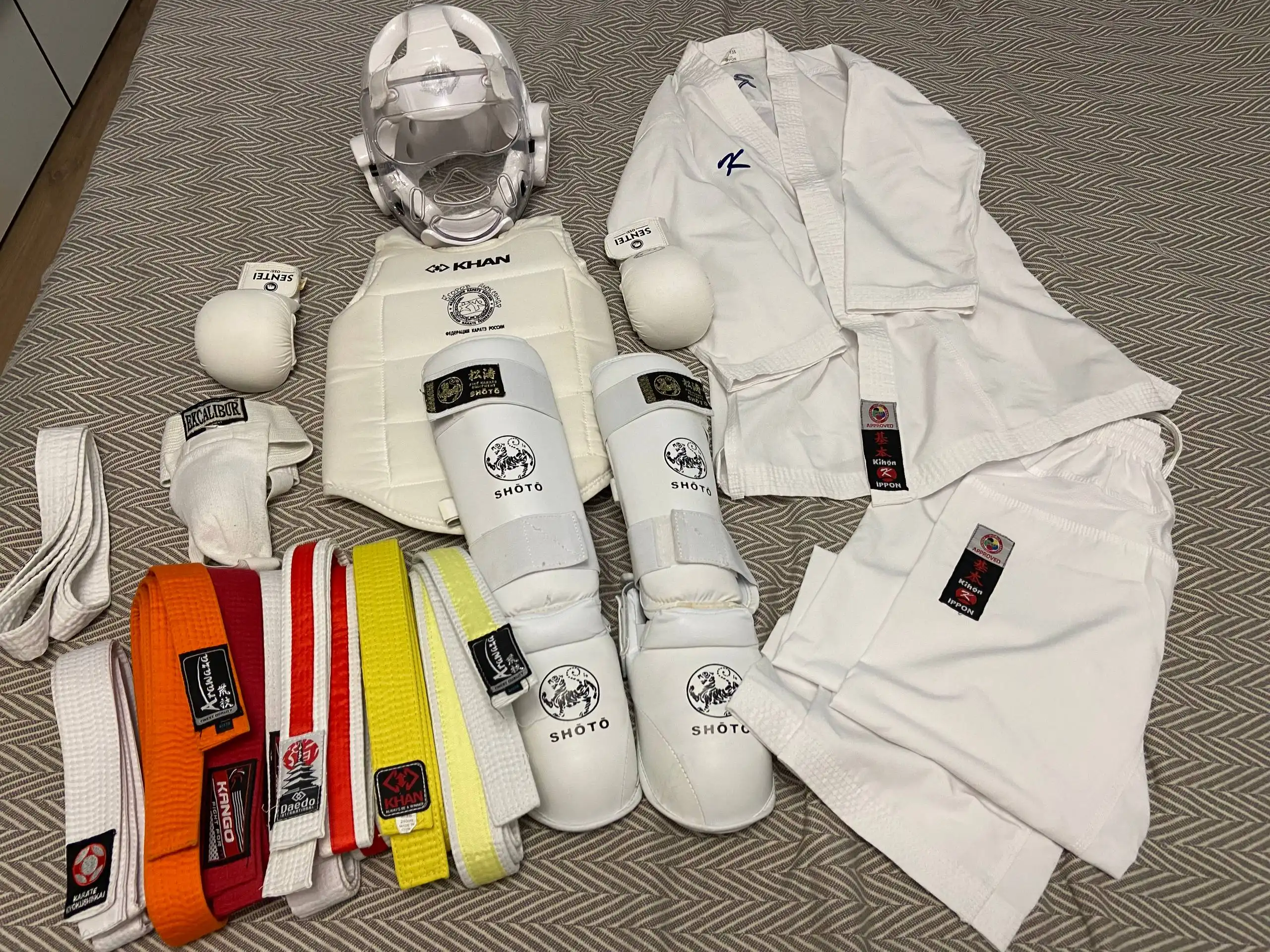 Продажа нового кимоно для ребенка