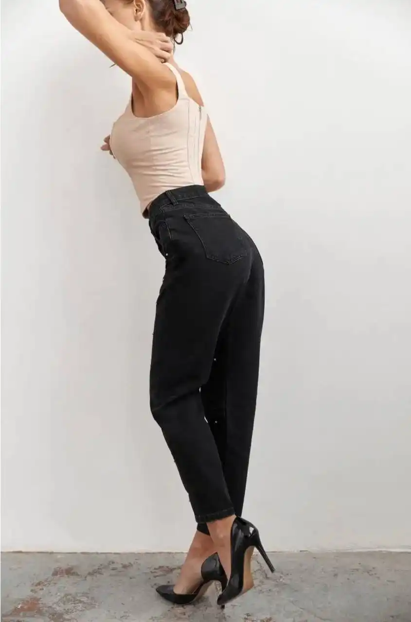 Джинсы Blesker с заклепками