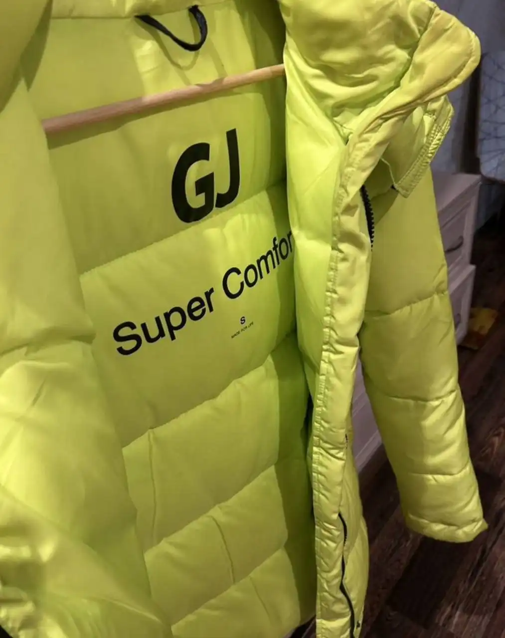 Продам пуховик теплый размер М