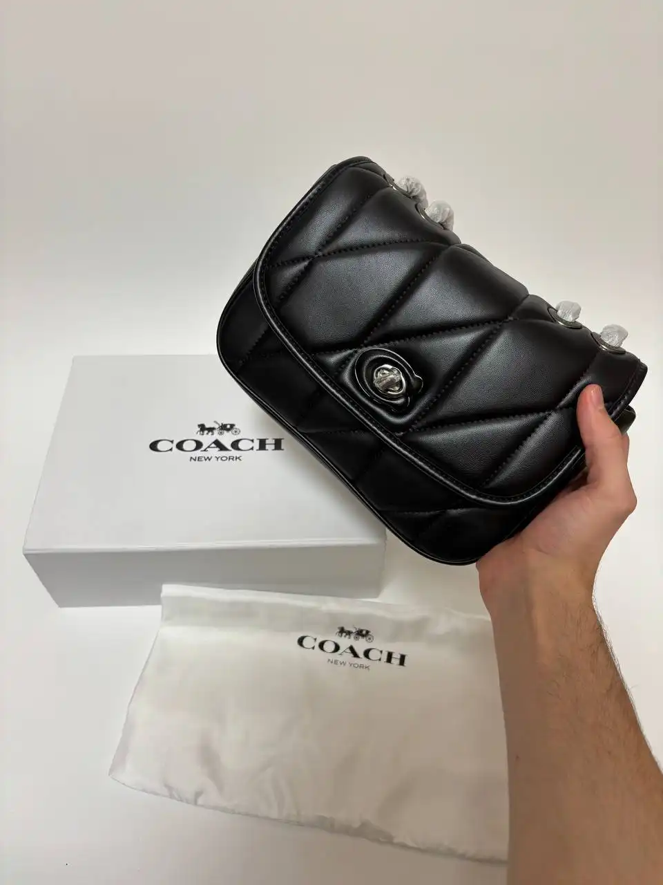 Женская сумка Coach черного цвета