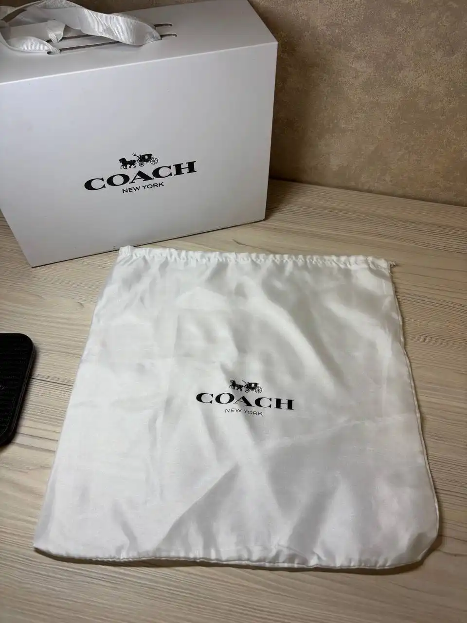 Женская сумка Coach черного цвета