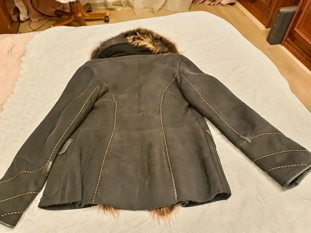 Продам дубленку шоколадного цвета размер 48