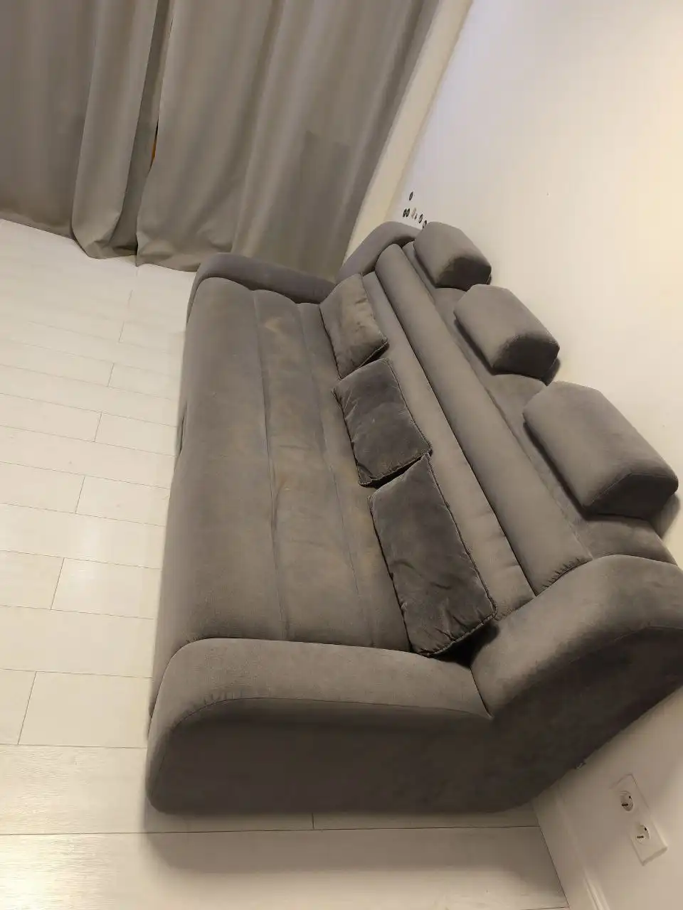 Диван раскладной б/у требует ремонта