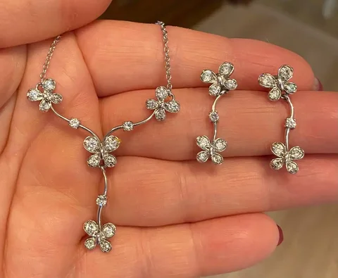 Красивый комплект из Тайланда - частное объявление в Красногорск