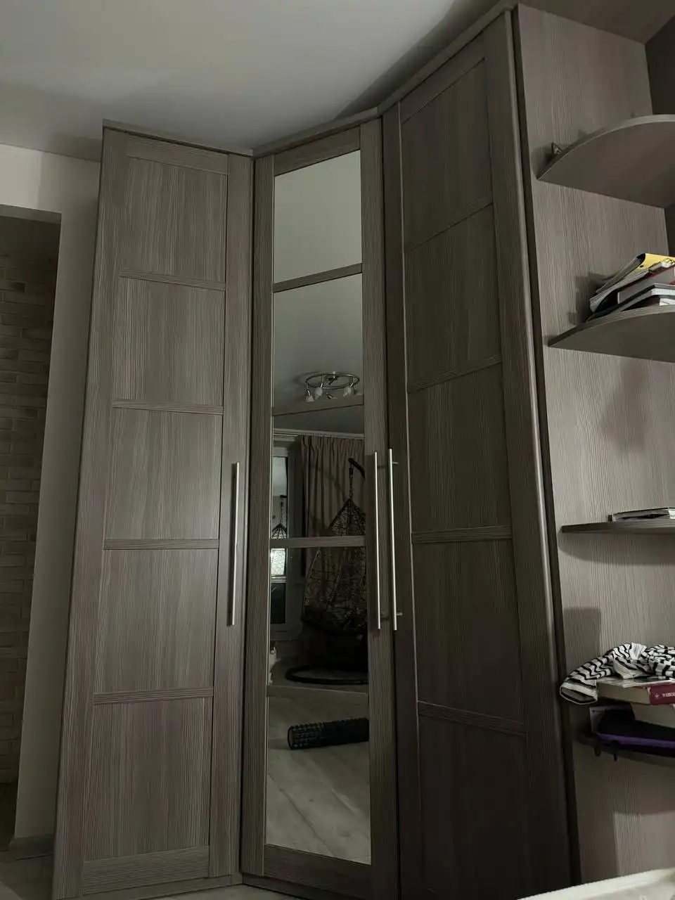 Продажа углового шкафа и прихожей