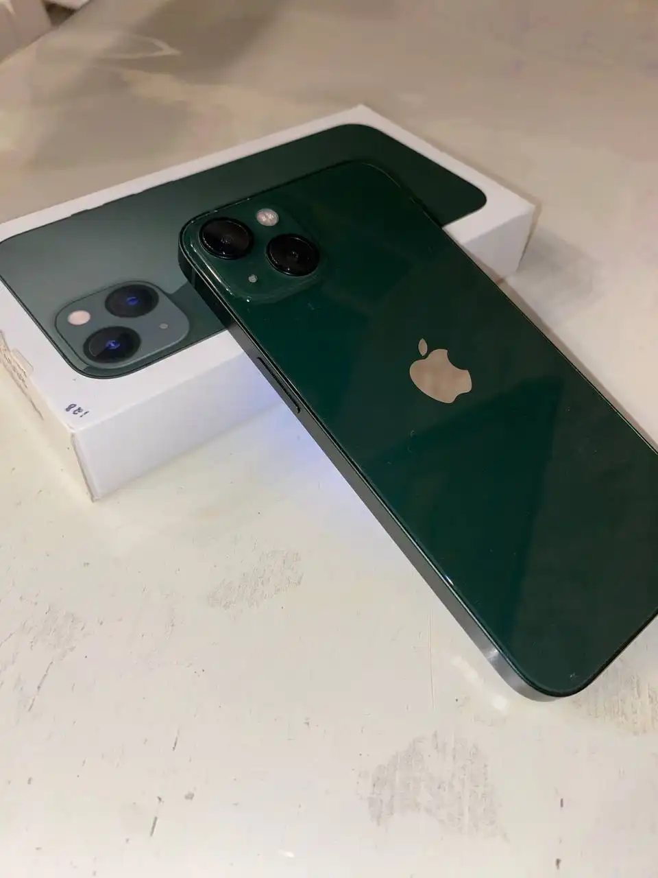 iPhone 13 128 ГБ с защитным стеклом