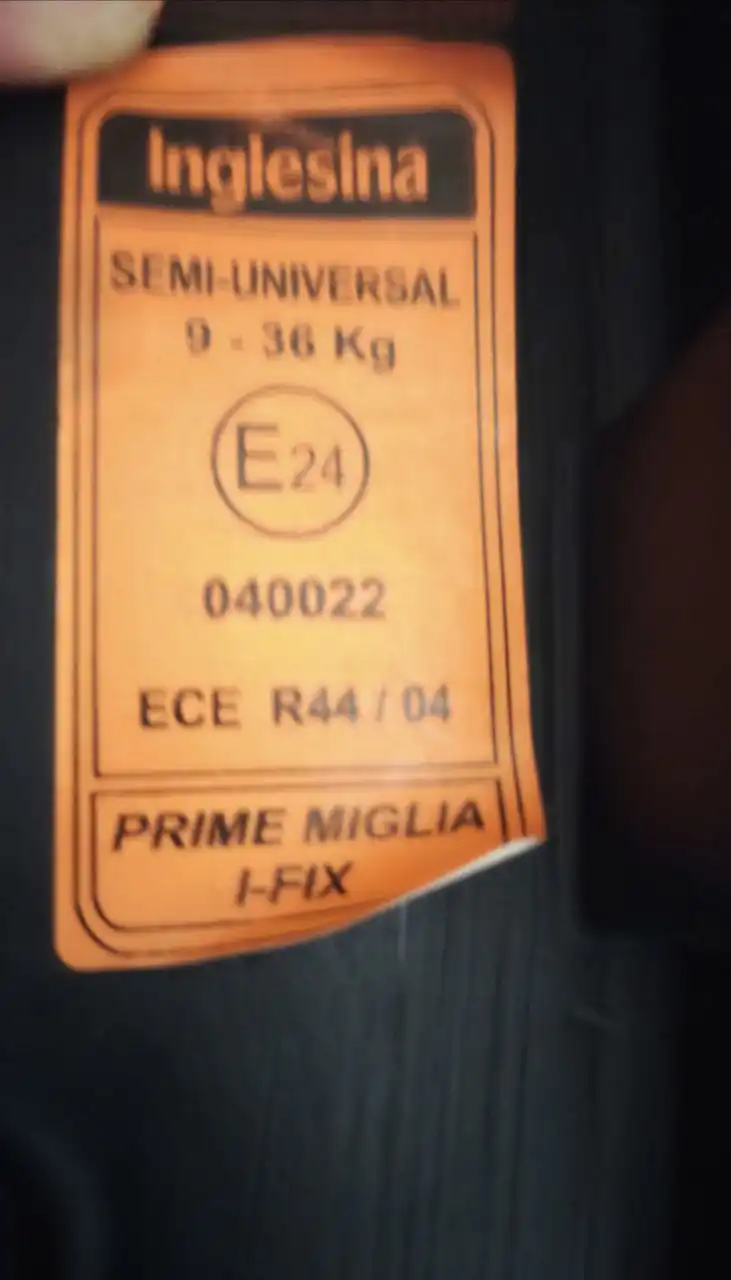 Продам автомобильное кресло с креплением Изофикс