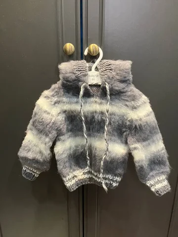 Вязанный свитер ручной работы - Одежда в Красногорск