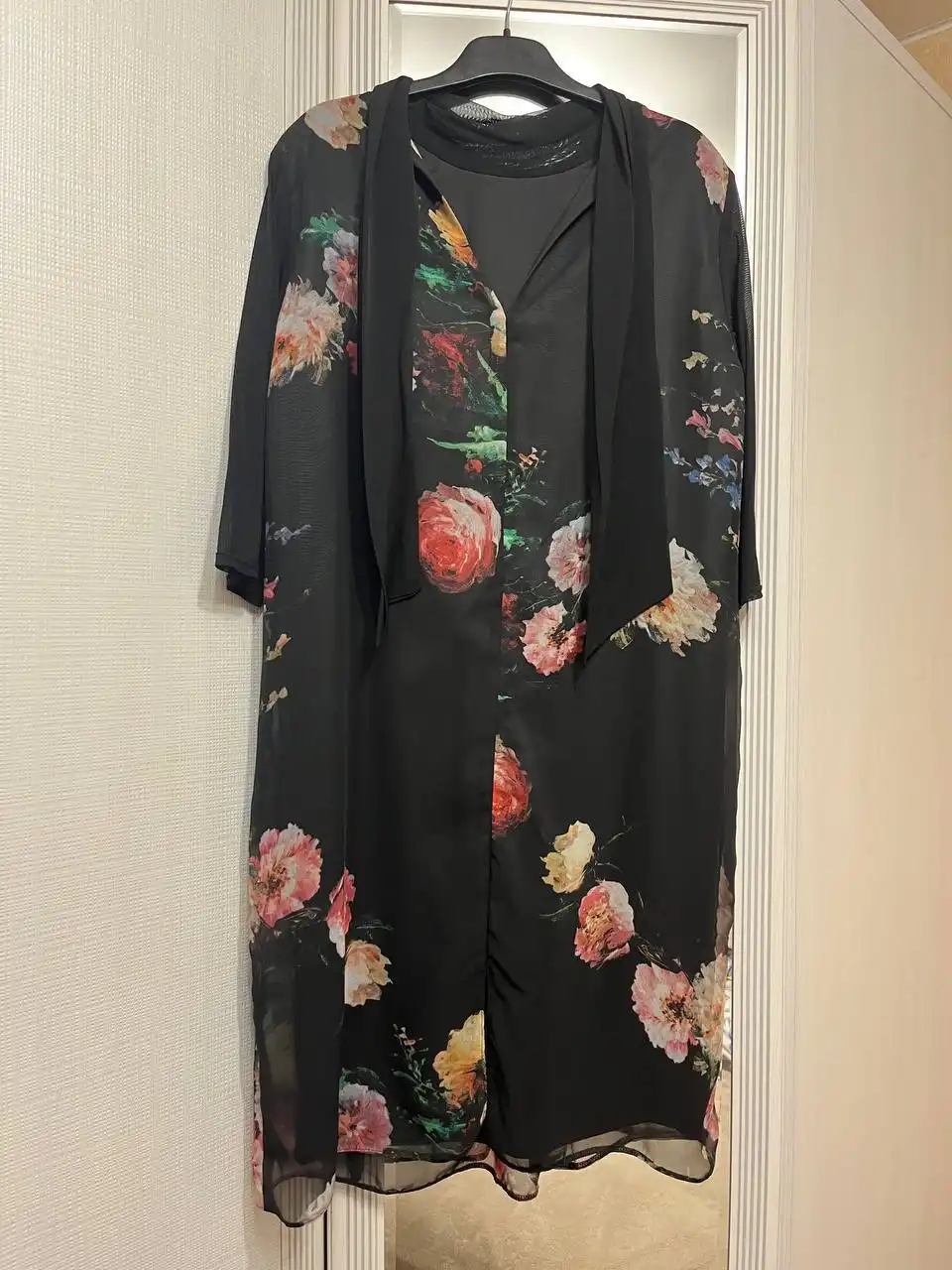 Продажа платьев и юбки б/у