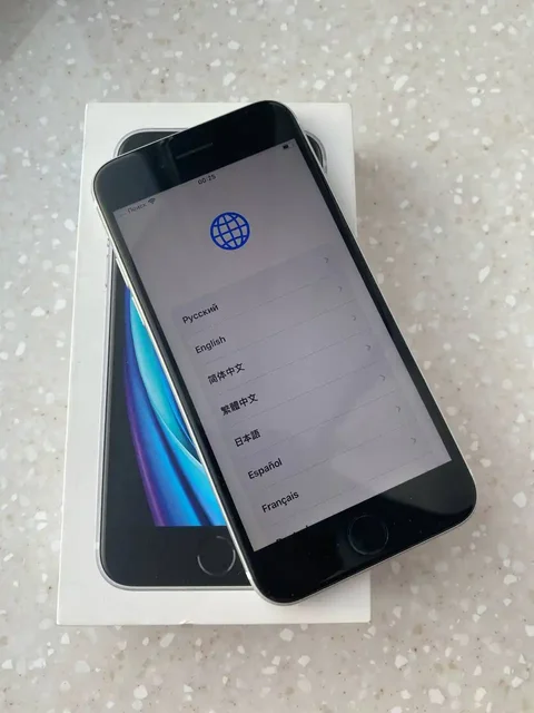 Продам iPhone SE 2020 64 GB в идеальном состоянии - Электроника в Красногорск