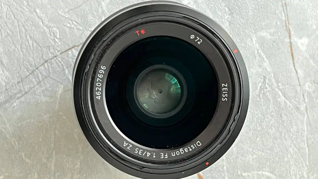Объектив Sony Carl Zeiss T* FE 35mm F1.4 ZA