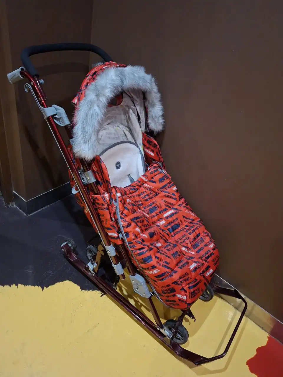 Санки-коляска в отличном состоянии