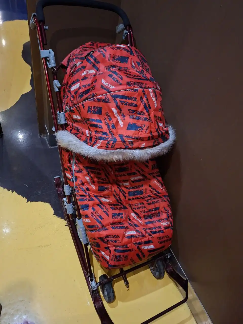 Санки-коляска в отличном состоянии