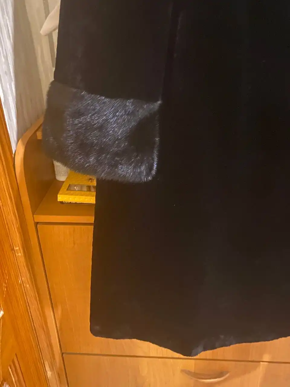 Продам женскую шубу из полированного мутона с норкой - Верхняя одежда (Одежда) в Красногорск