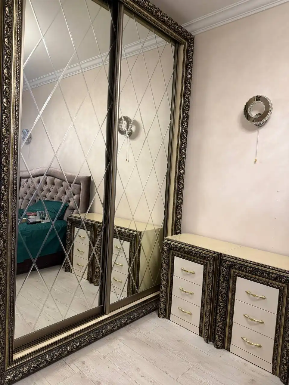 Шкаф купе с тумбами прикроватными - Мебель (Для дома и дачи) в Красногорск