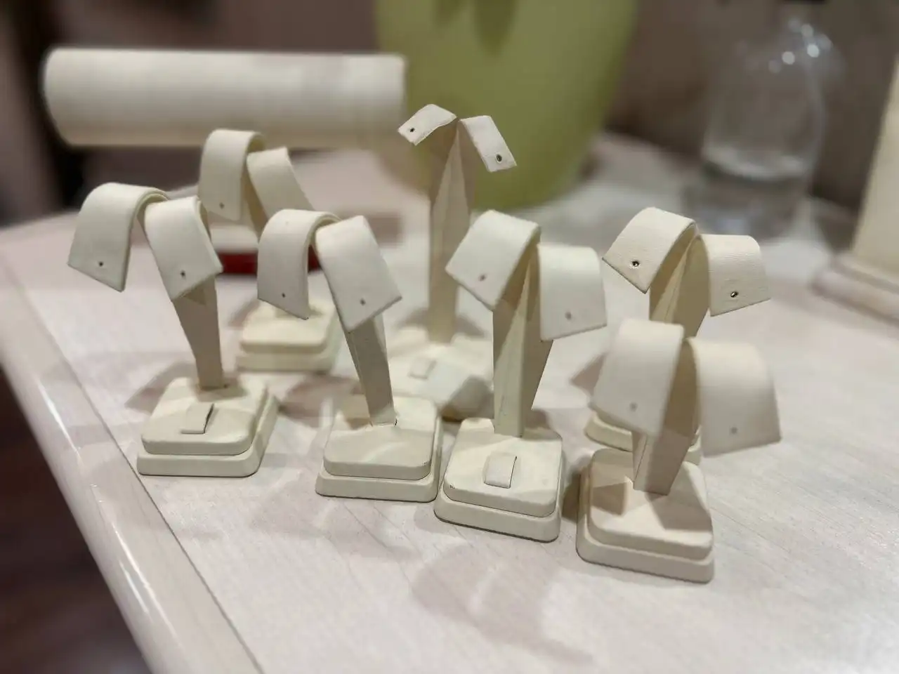 Подставка и манекен для бижутерии из кожзама - Рукоделие (Хобби и отдых) в Москва