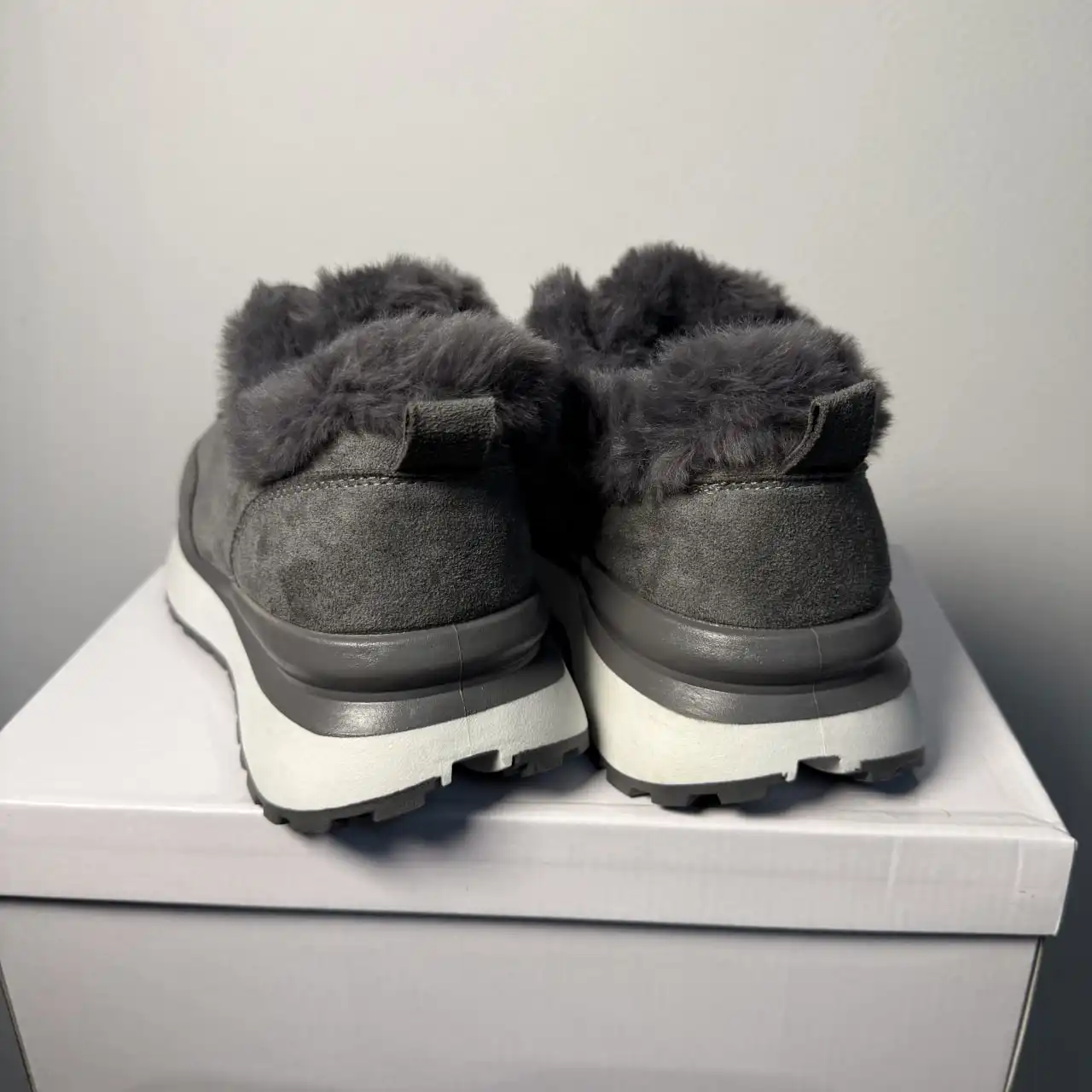 Кроссовки женские на меху - Обувь (Одежда) в Красногорск