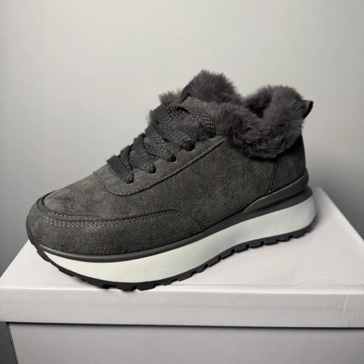 Кроссовки женские на меху - Обувь (Одежда) в Красногорск