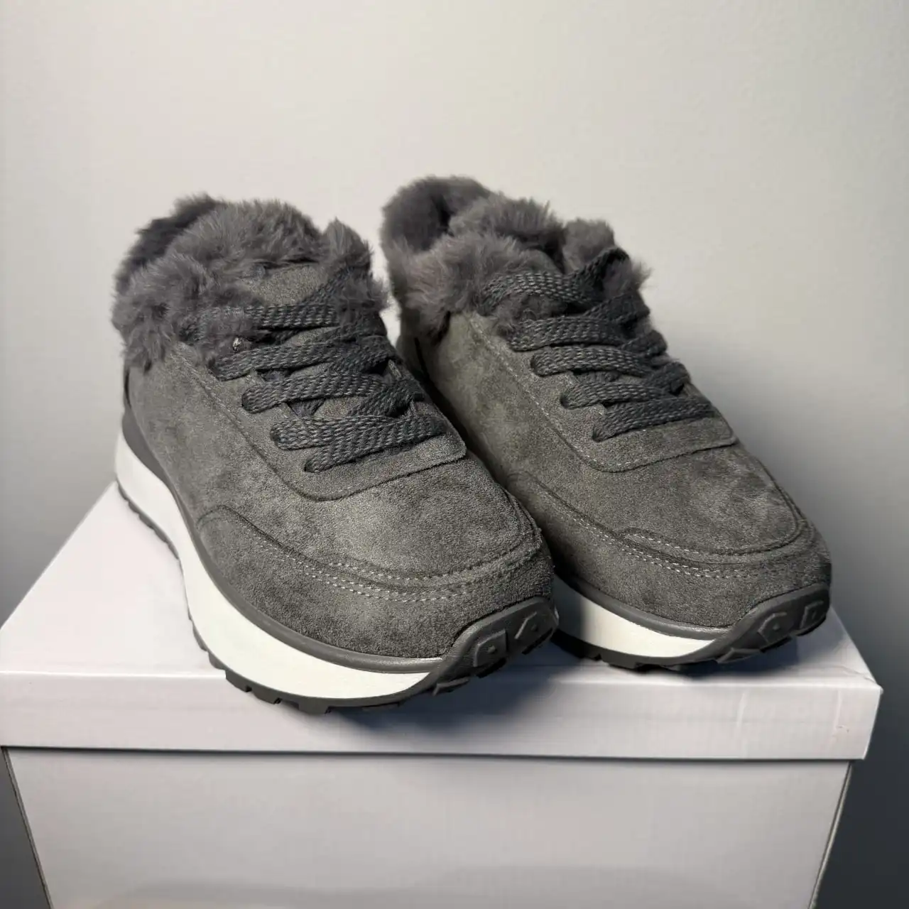 Кроссовки женские на меху - Обувь (Одежда) в Красногорск