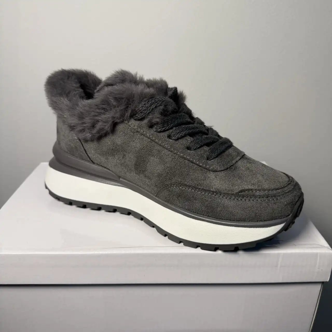 Кроссовки женские на меху - Обувь (Одежда) в Красногорск