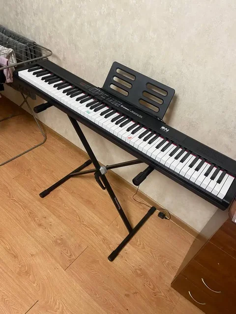 Продажа синтезатора с комплектом - Коллекционирование в Красногорск