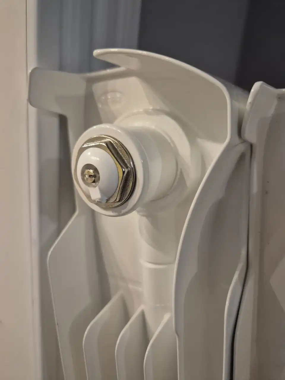 Батареи по 4 секции - Отопление (Для дома и дачи) в Красногорск