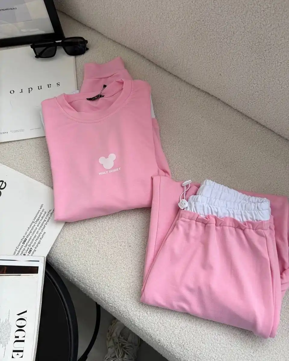 Новый спортивный костюм - Спортивная одежда (Одежда) в Красногорск