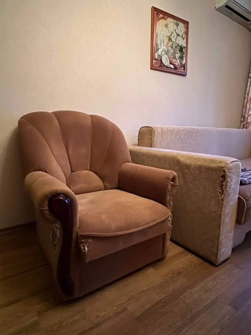 Комплект мягкой мебели (диван, матрас, кресло) - срочный самовывоз - Для дома и дачи в Москва