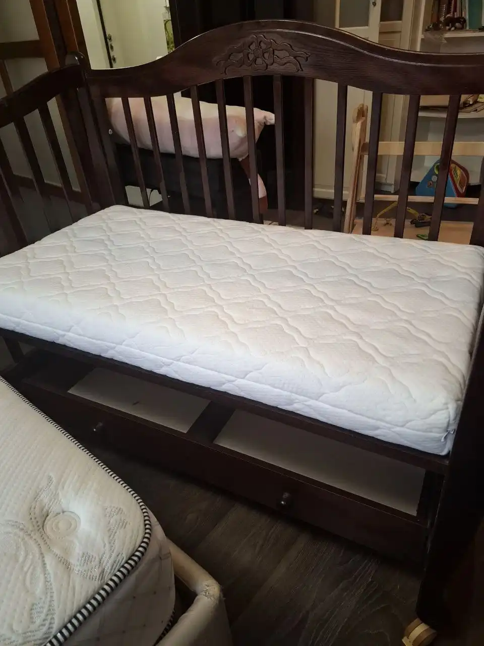 Продам кровать из массива с матрасом - Мебель (Для дома и дачи) в Красногорск