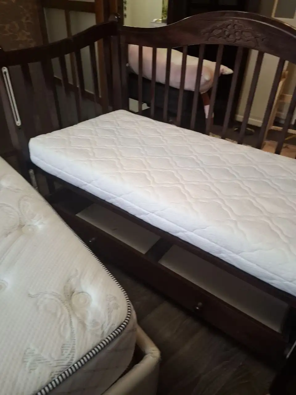 Продам кровать из массива с матрасом - Мебель (Для дома и дачи) в Красногорск