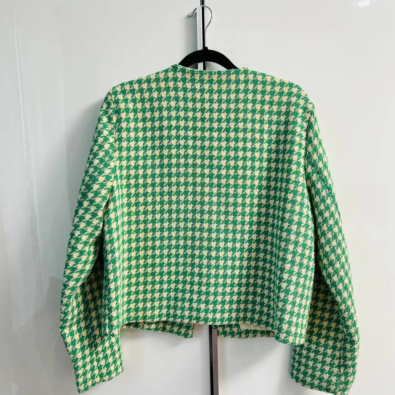 Укороченный пиджак прямого кроя размер L - Одежда в Красногорск