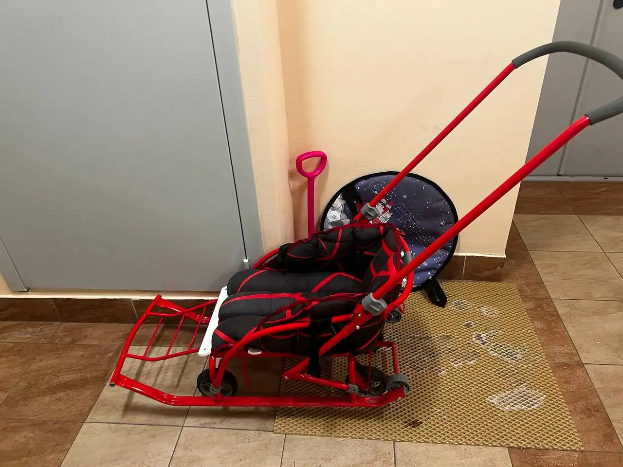 Санки с колесами и подстилкой - Санки (Товары для детей) в Красногорск