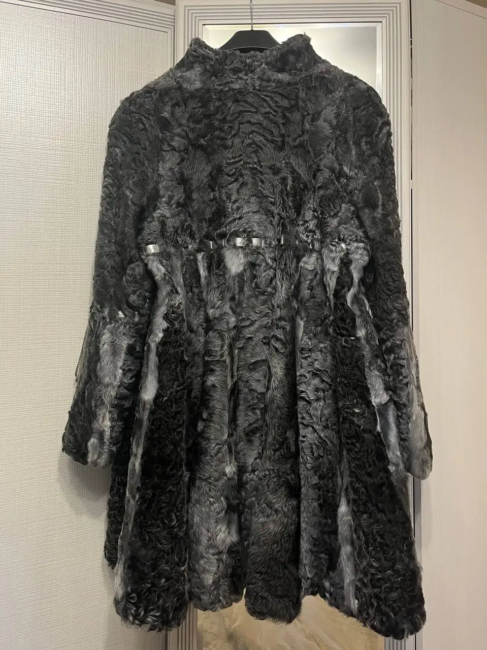 Шуба и пальто натуральный мех - Верхняя одежда (Одежда) в Красногорск