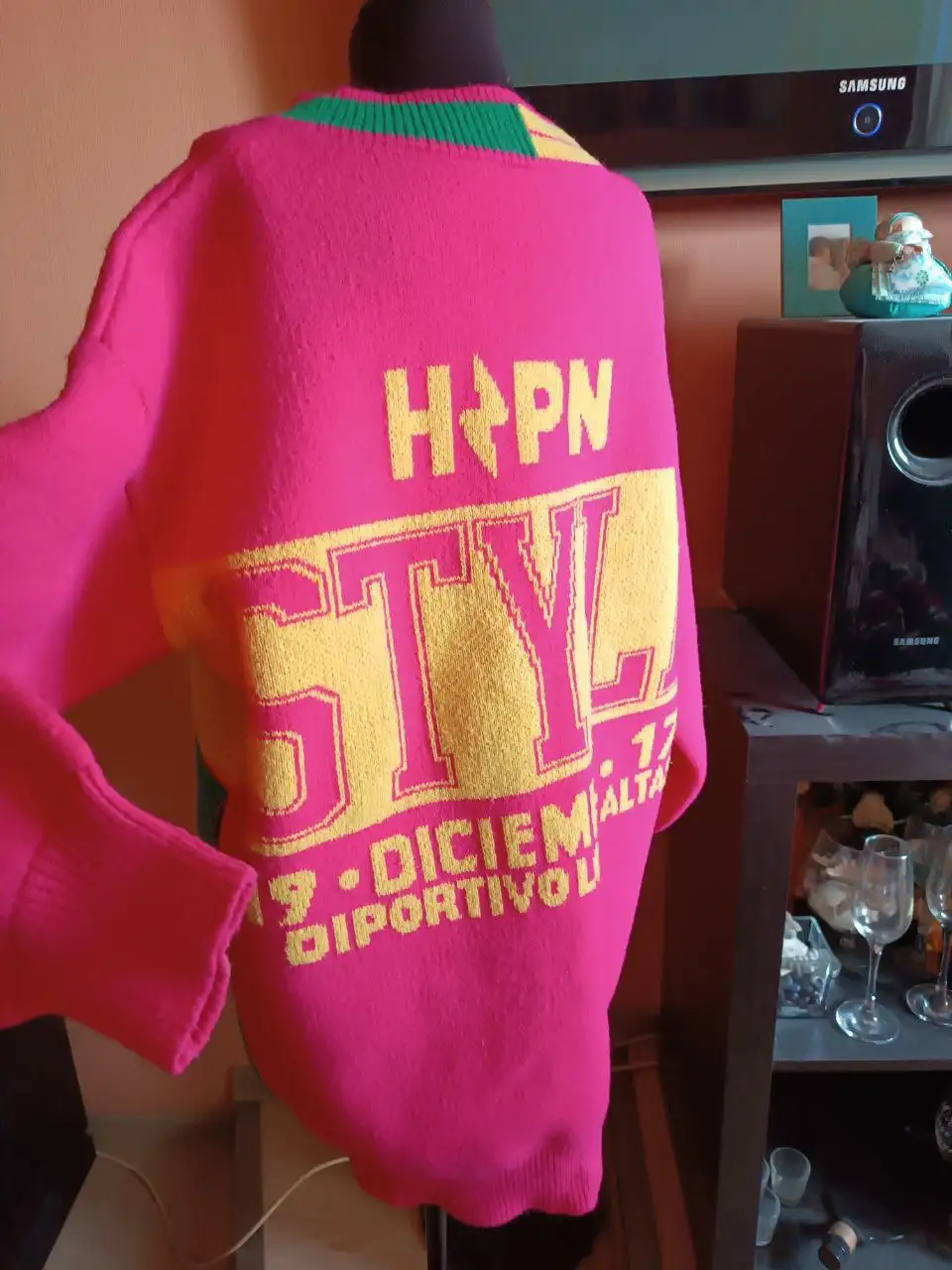 Объемный яркий свитер оверсайз, производство Корея - Верхняя одежда (Одежда) в Красногорск