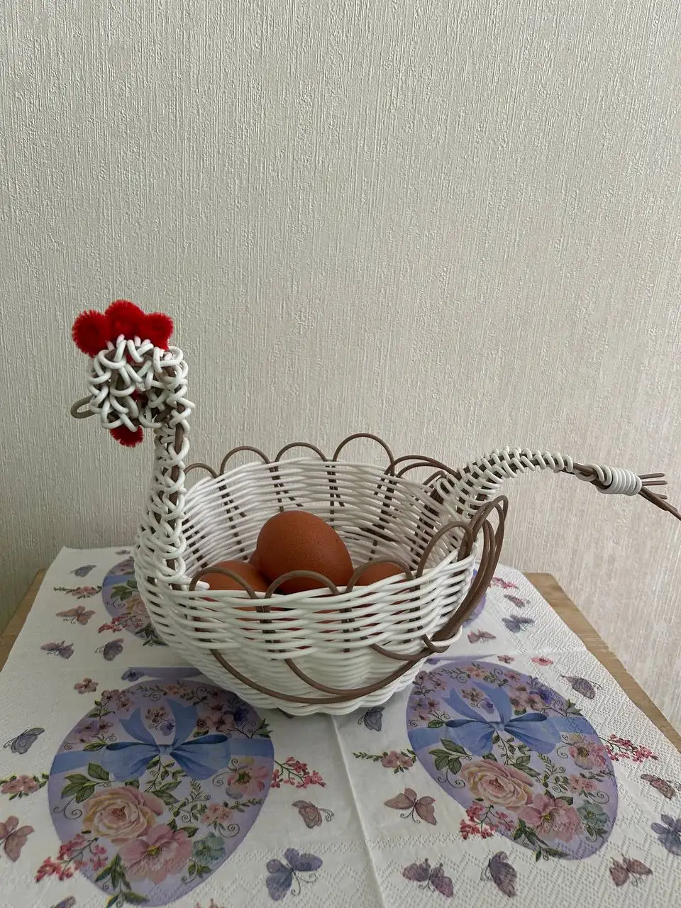 Пасхальная курочка ручной работы из ротанга - Рукоделие (Хобби и отдых) в Красногорск