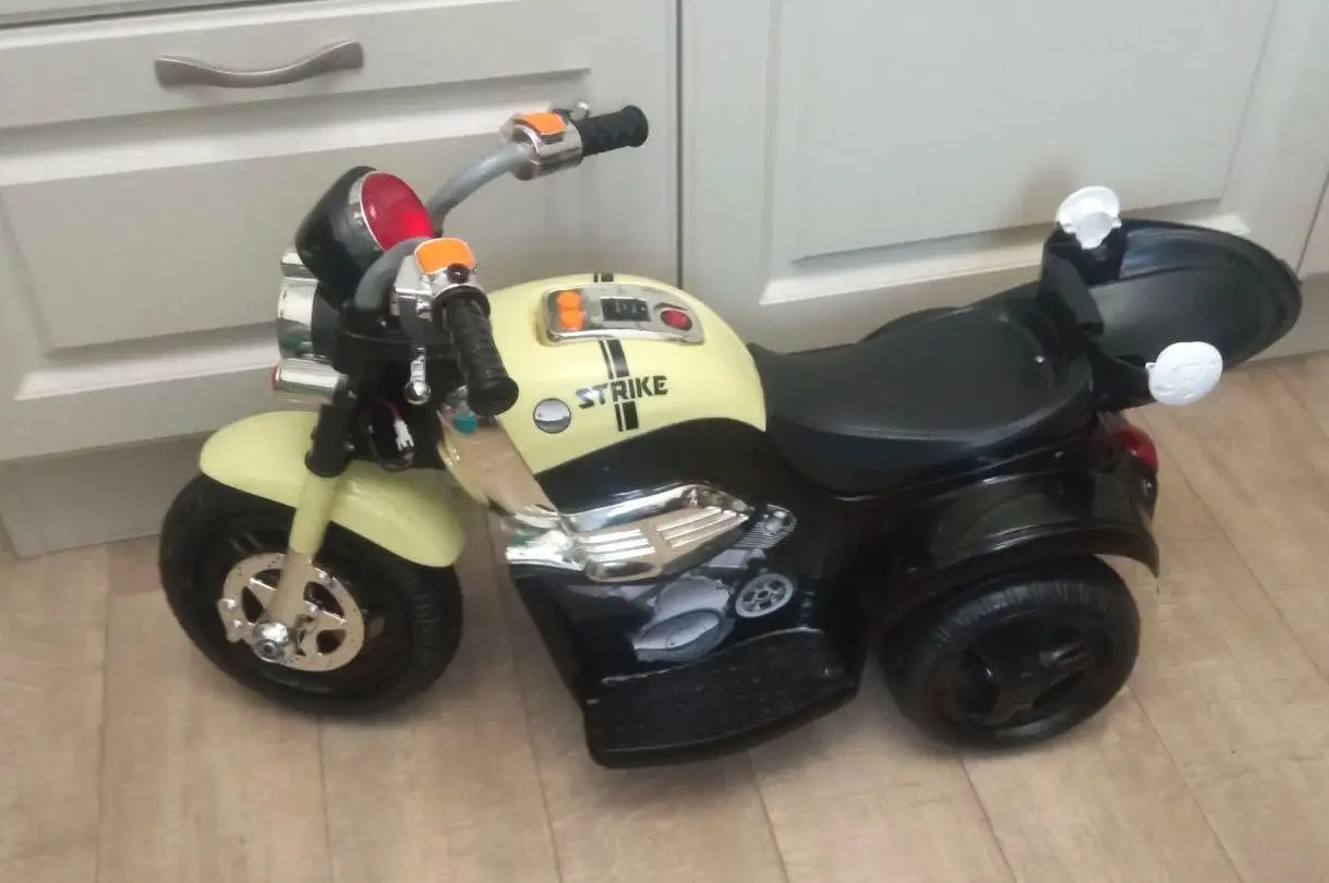 Детский мотоцикл Strike для катания дома и на улице - Игрушки (Товары для детей) в Красногорск