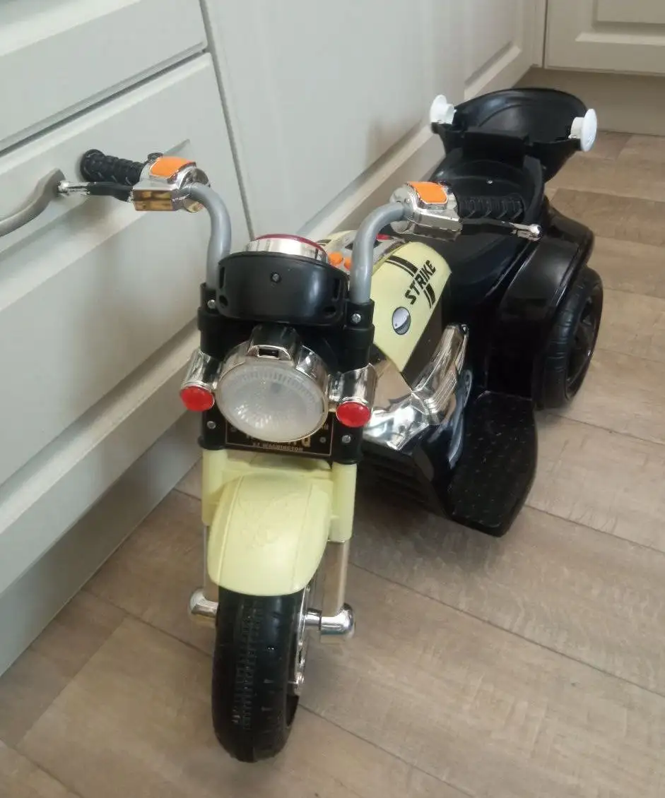 Детский мотоцикл Strike для катания дома и на улице - Игрушки (Товары для детей) в Красногорск