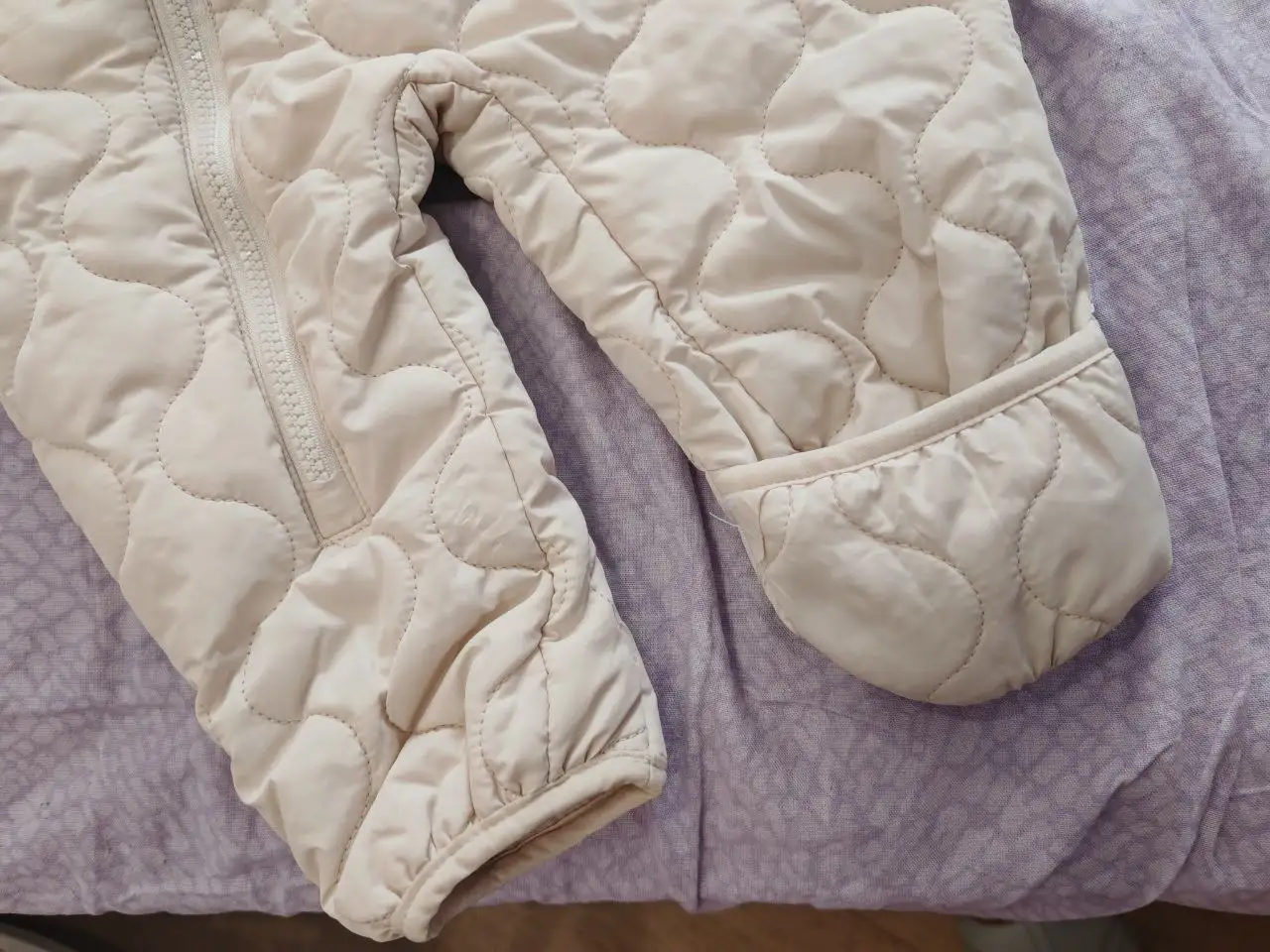 Демисезонный комбинезон и шапочка для ребенка - Одежда для детей (Товары для детей) в Нахабино