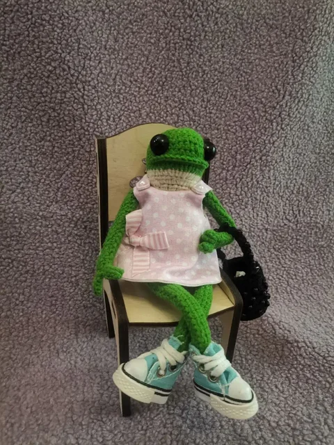 Ручная вязаная игрушка Царевна лягушка - Настольные игры в Красногорск