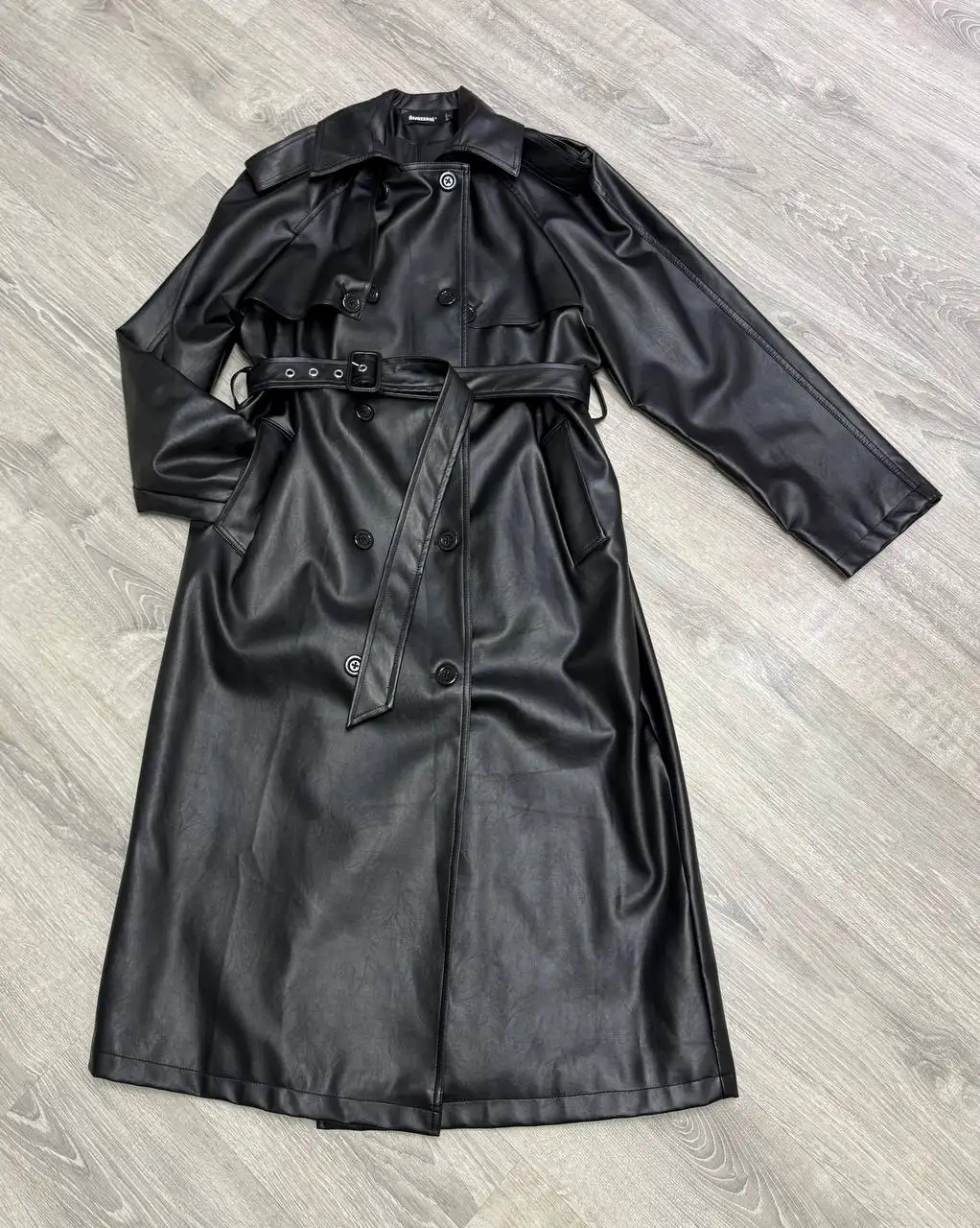 Новый стильный тренч из матовой экокожи размера М - Верхняя одежда (Одежда) в Красногорск