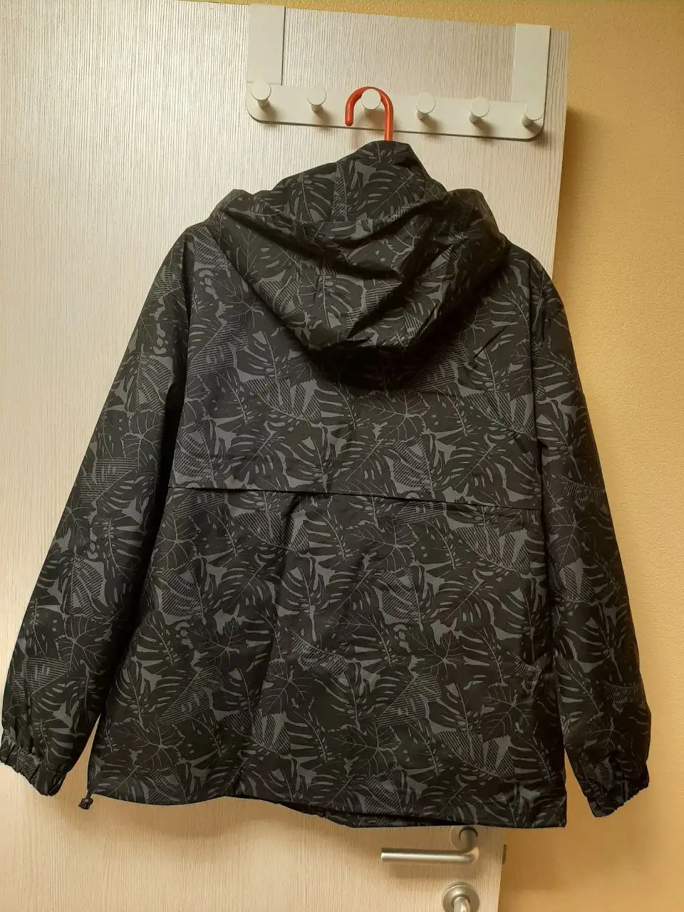 Продам новую ветровку - Верхняя одежда (Одежда) в Красногорск