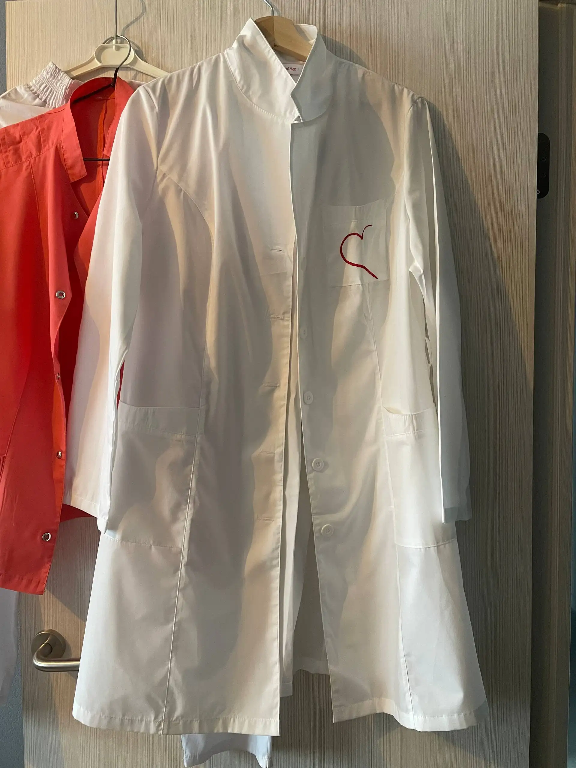 Продажа платья Lime и медицинского халата - Одежда в Красногорск