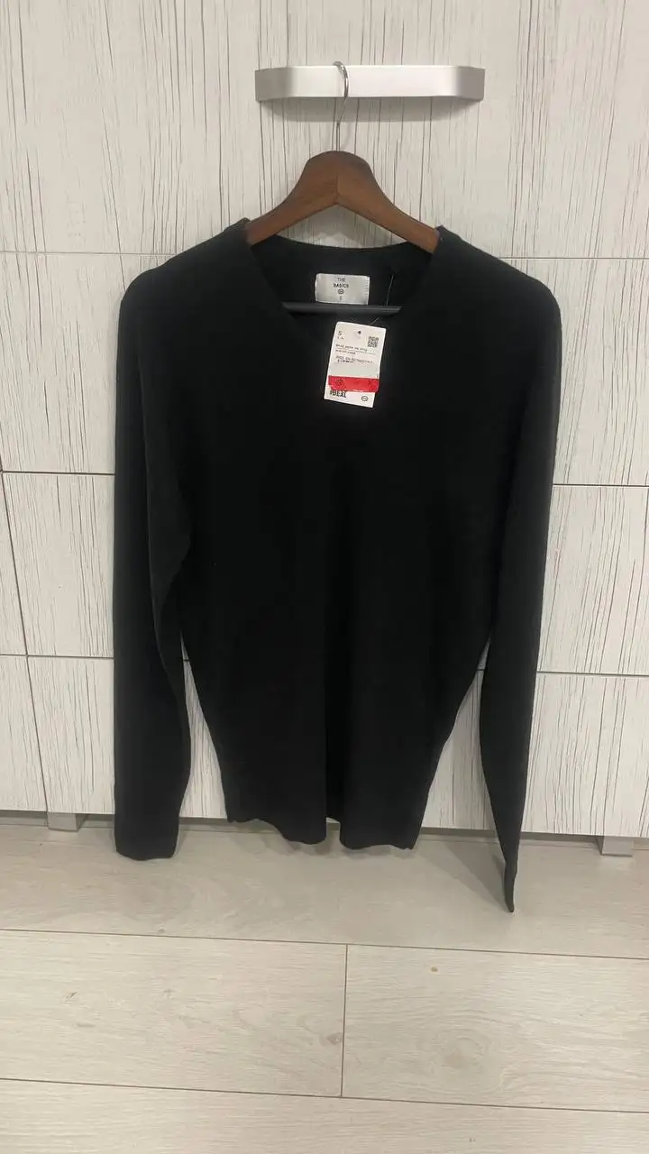 Свитер классический новый с этикетками - Верхняя одежда (Одежда) в Красногорск